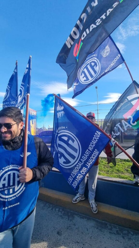 ATE Río Grande acompaña la 5ta. Marcha Federal Universitaria en defensa de la universidad pública - ATE Río Grande - foto 9