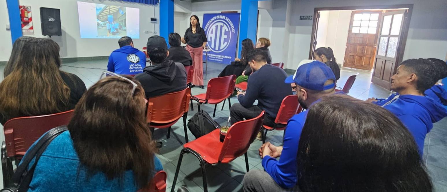 ATE Río Grande realizó jornada de concientización sobre el cáncer de mama - ATE Río Grande - foto 1