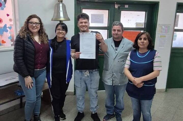 Ivan Vargas reelegido como Delegado en la escuela N°43 - ATE Río Grande - foto 1