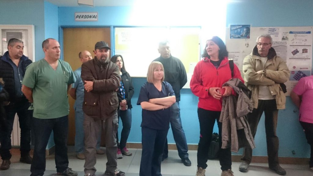 Hace momentos se llevó adelante importante asamblea en el hospital Regional Río Grande, convocada por la unidad de los gremios estatales, de la misma participaron ATE-SUTEF-SIPROSA-ASOEM- ATM.