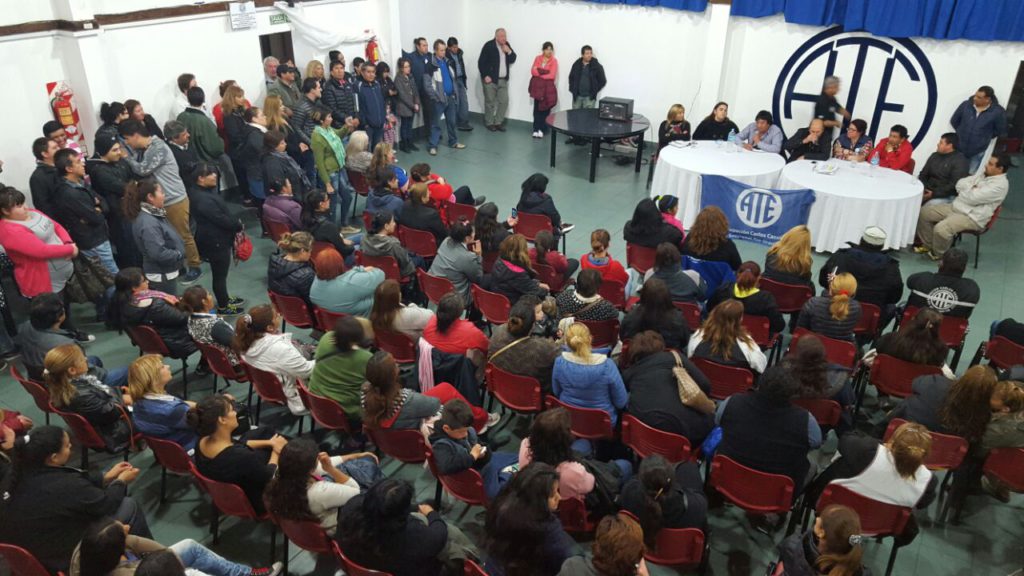 La Asociación Trabajadores del Estado Secciónal Río Grande, llevo a cabo una multitudinaria asamblea informativa en su cede gremial cita en Pacheco 756.
