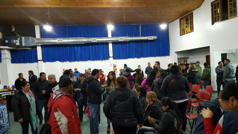 Los afiliados de ATE votaron continuar con las negociaciones salariales con el Municipio.