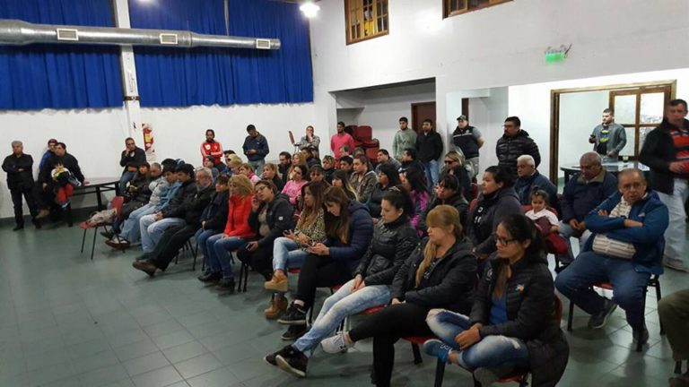 Los afiliados de ATE votaron continuar con las negociaciones salariales con el Municipio.