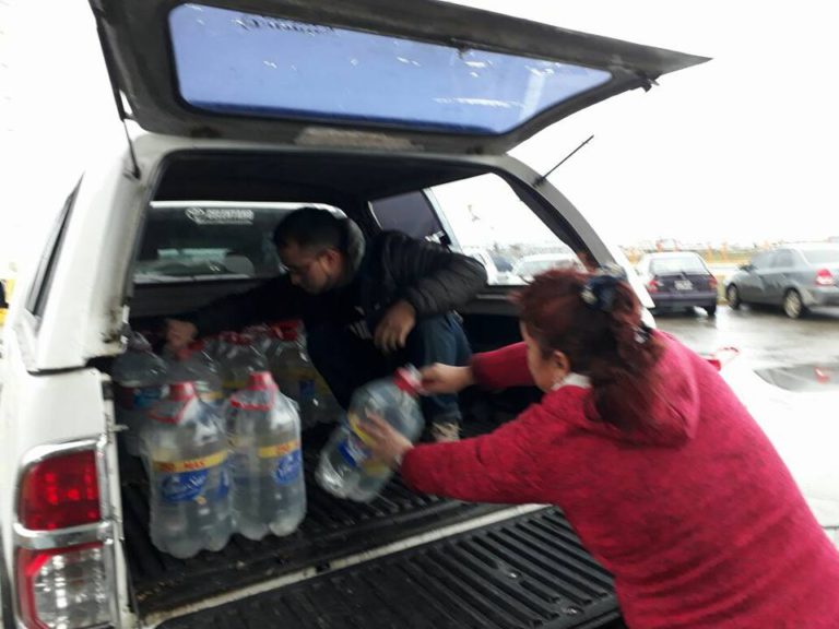 La Asociacion Trabajadores del Estado seccional Rio Grande,en el dia del hoy puso en marcha la colecta Solidaria para las familias hermanas afectadas por el temporal de la provincia de Tucuman, la campaña se llevo a cabo afuera de la Anonima de la rotonda.